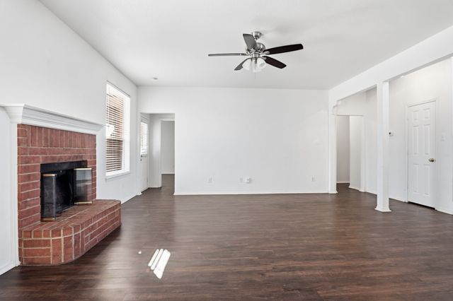 202 Bob White Drive, Red Oak, TX 75154