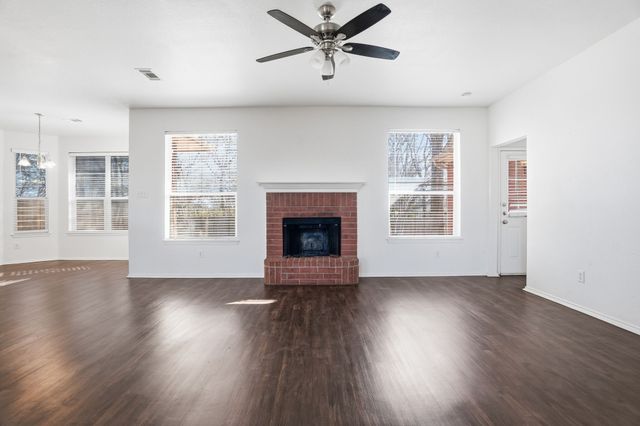 202 Bob White Drive, Red Oak, TX 75154