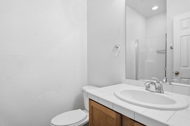 202 Bob White Drive, Red Oak, TX 75154