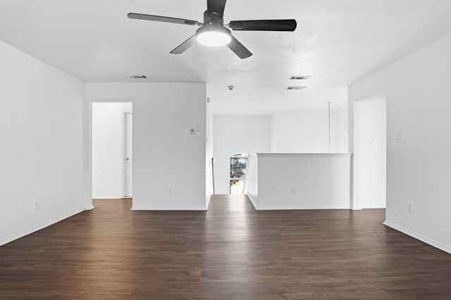 202 Bob White Drive, Red Oak, TX 75154