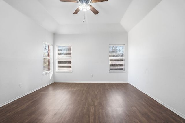 202 Bob White Drive, Red Oak, TX 75154