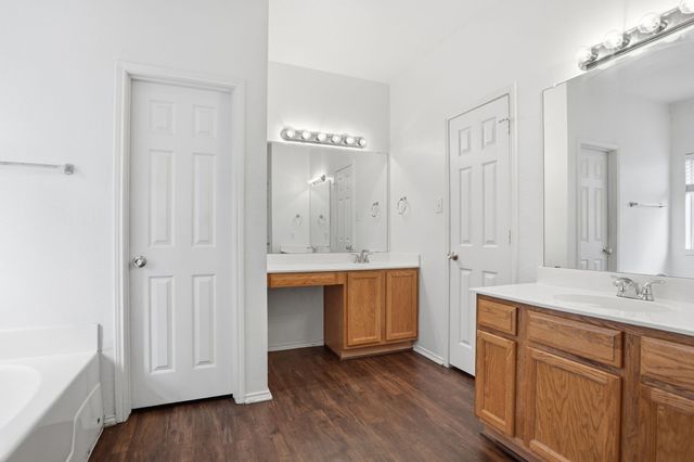 202 Bob White Drive, Red Oak, TX 75154