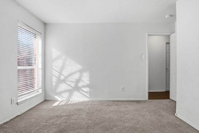 202 Bob White Drive, Red Oak, TX 75154