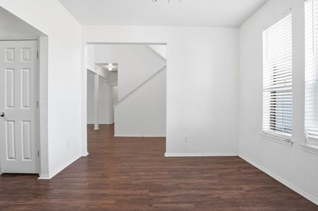 202 Bob White Drive, Red Oak, TX 75154