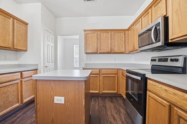 202 Bob White Drive, Red Oak, TX 75154