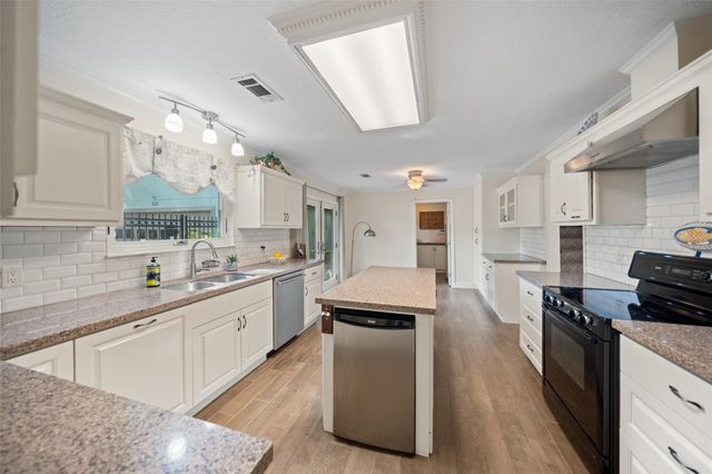 611 Saint Andrews Road, Kingwood, TX 77339