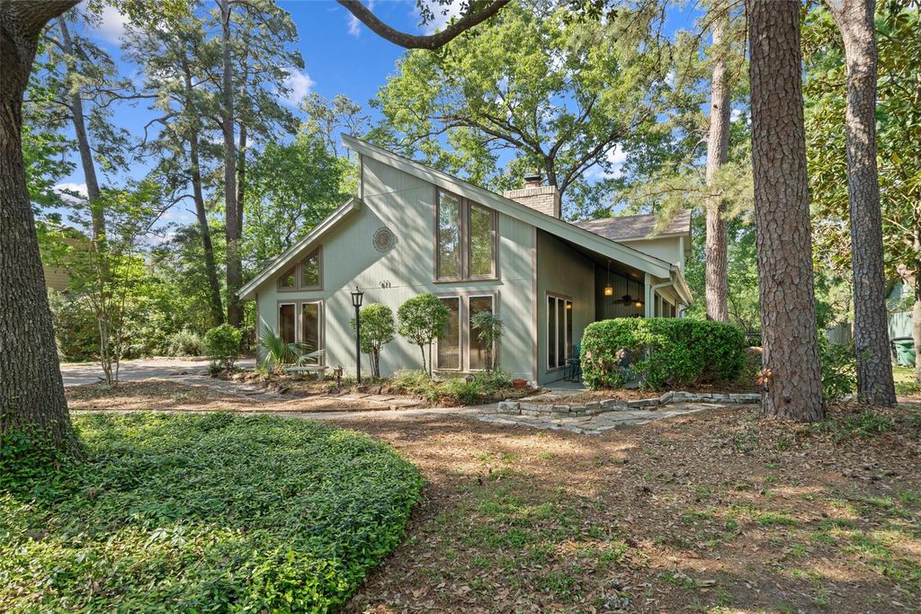 611 Saint Andrews Road, Kingwood, TX 77339