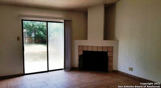 10039 BIRCH FIELD DR, San Antonio, TX 78245