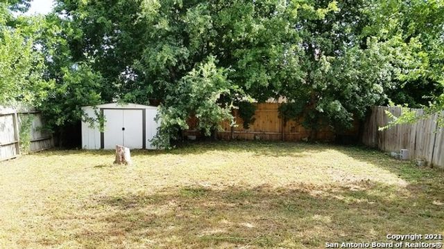 10039 BIRCH FIELD DR, San Antonio, TX 78245