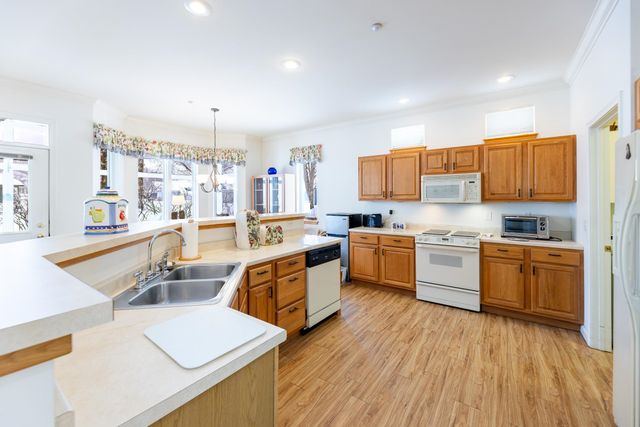 27 Fountain Way, Lebanon, NH 03784