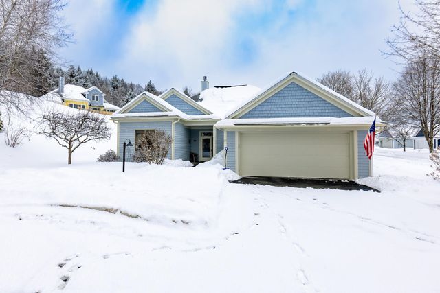 27 Fountain Way, Lebanon, NH 03784