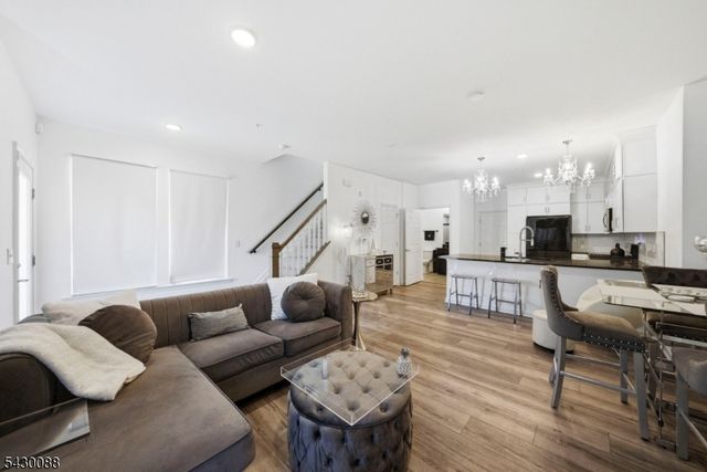 1 Sadie Cir 1101, Union Twp., NJ 07083
