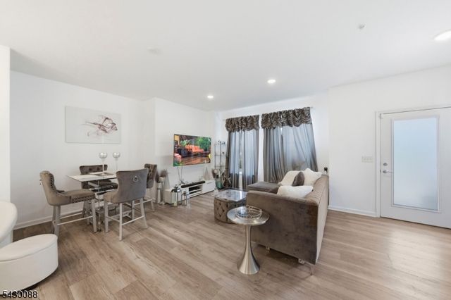 1 Sadie Cir 1101, Union Twp., NJ 07083