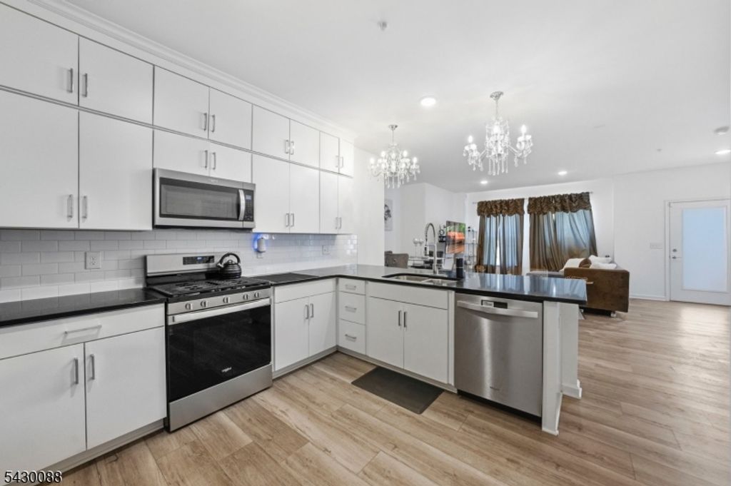 1 Sadie Cir 1101, Union Twp., NJ 07083