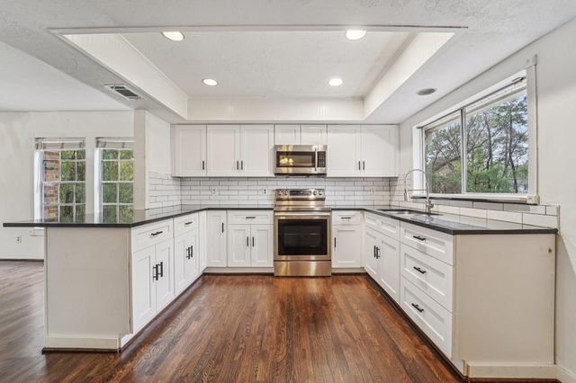 3103 Glade Springs Drive, Houston, TX 77339