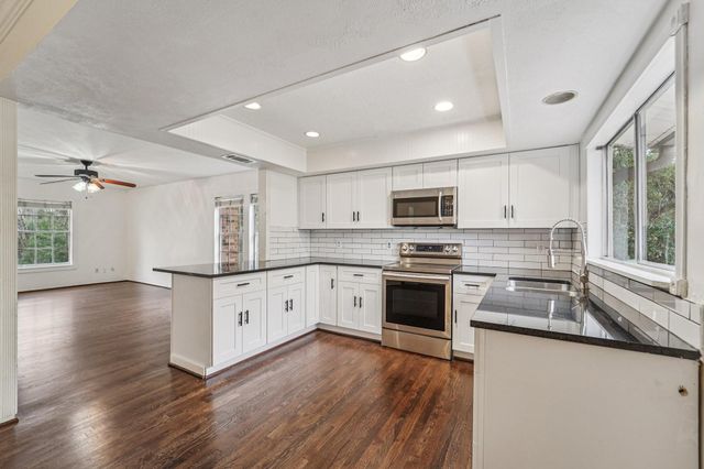 3103 Glade Springs Drive, Houston, TX 77339