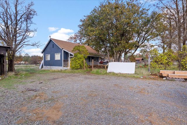 110 Airport Drive, Cave Junction, OR 97523