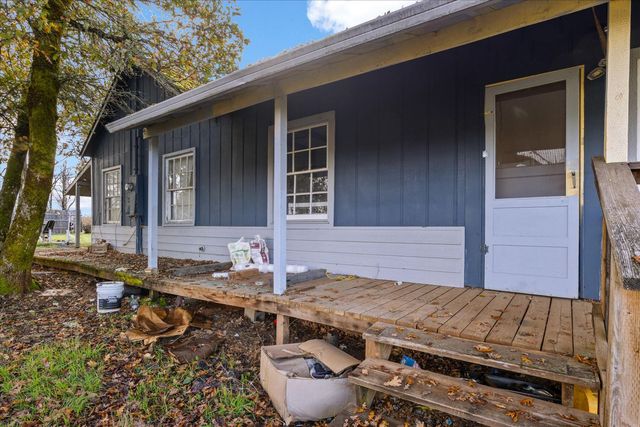 110 Airport Drive, Cave Junction, OR 97523