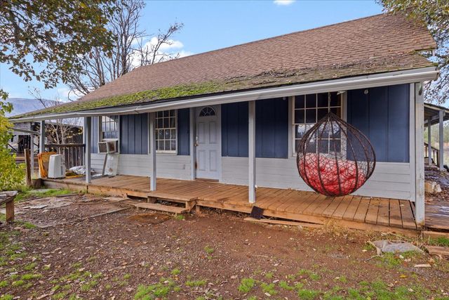 110 Airport Drive, Cave Junction, OR 97523