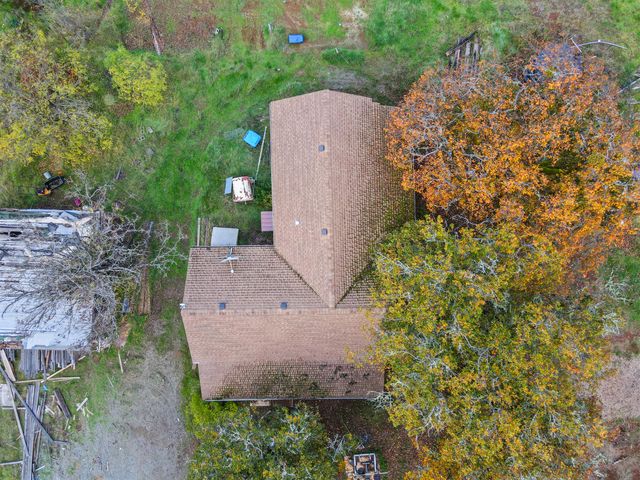 110 Airport Drive, Cave Junction, OR 97523