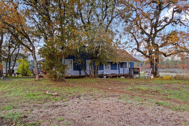 110 Airport Drive, Cave Junction, OR 97523
