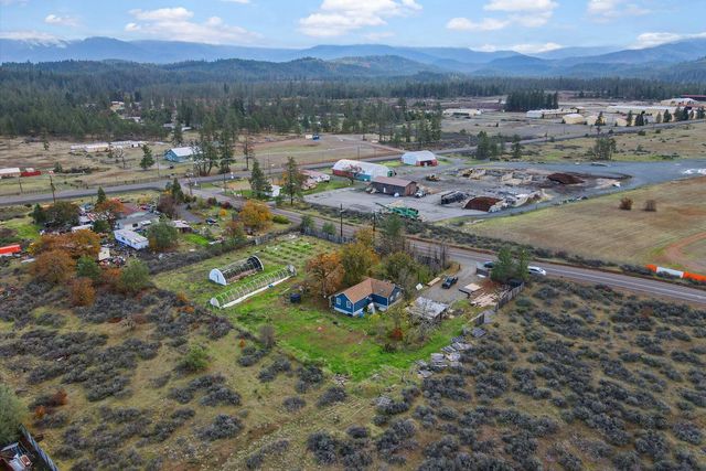 110 Airport Drive, Cave Junction, OR 97523