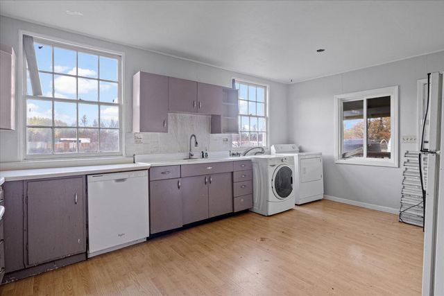 110 Airport Drive, Cave Junction, OR 97523