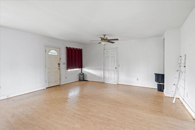 110 Airport Drive, Cave Junction, OR 97523