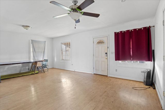 110 Airport Drive, Cave Junction, OR 97523