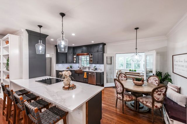1048 Hillview Dr, Hendersonville, TN 37075