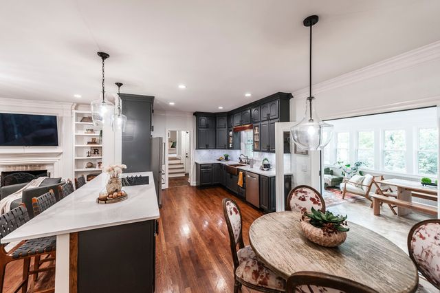 1048 Hillview Dr, Hendersonville, TN 37075