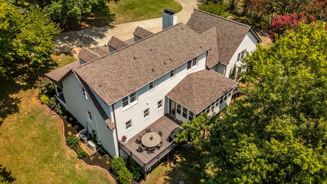 1048 Hillview Dr, Hendersonville, TN 37075