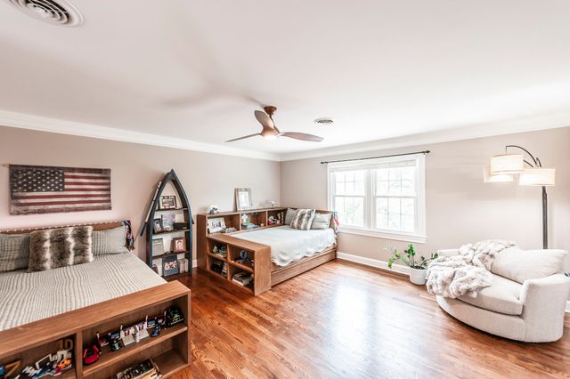1048 Hillview Dr, Hendersonville, TN 37075