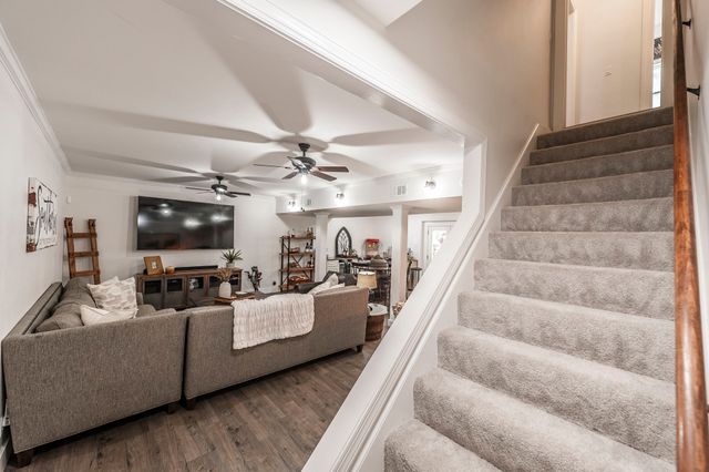1048 Hillview Dr, Hendersonville, TN 37075