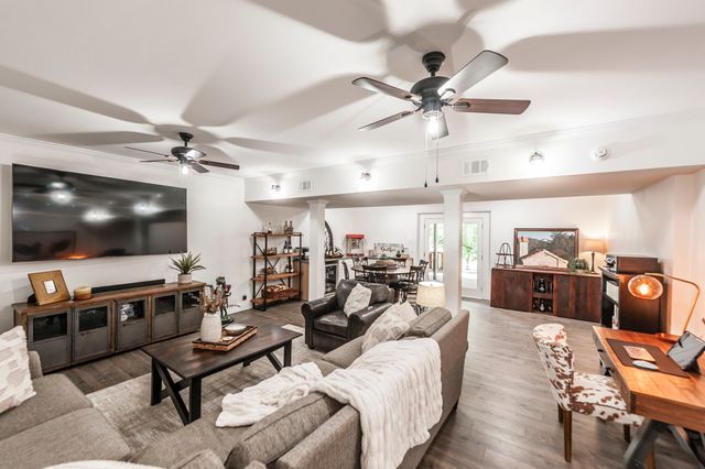 1048 Hillview Dr, Hendersonville, TN 37075