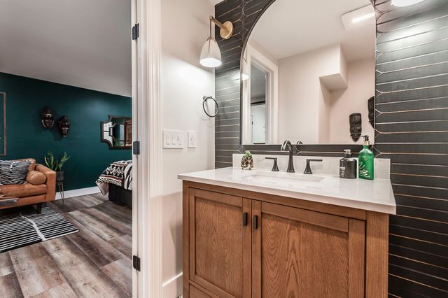1048 Hillview Dr, Hendersonville, TN 37075