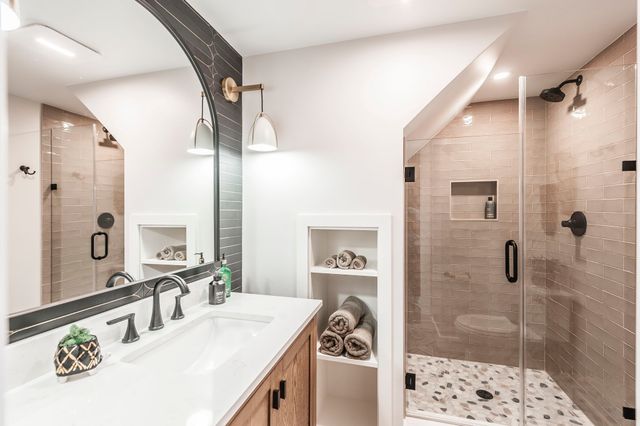 1048 Hillview Dr, Hendersonville, TN 37075