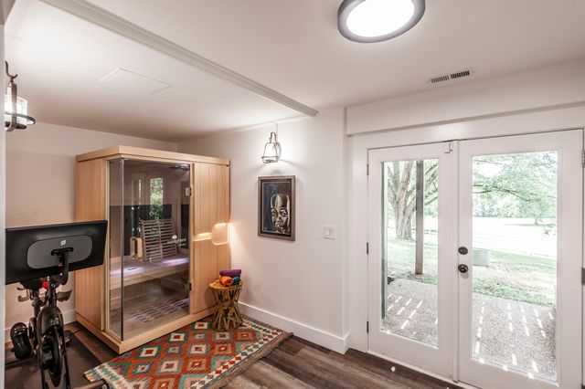 1048 Hillview Dr, Hendersonville, TN 37075