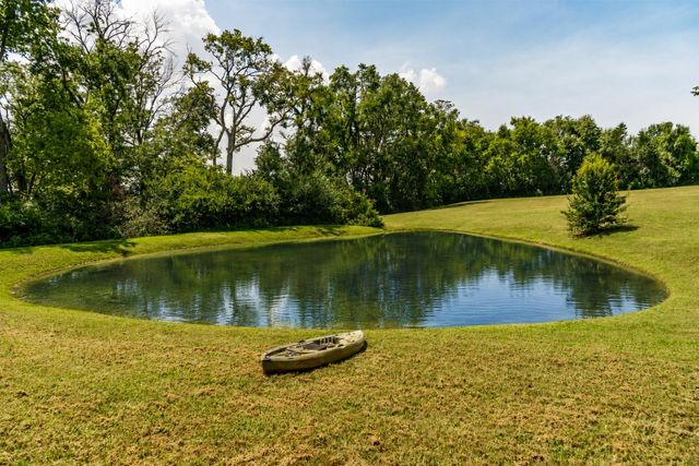 1048 Hillview Dr, Hendersonville, TN 37075