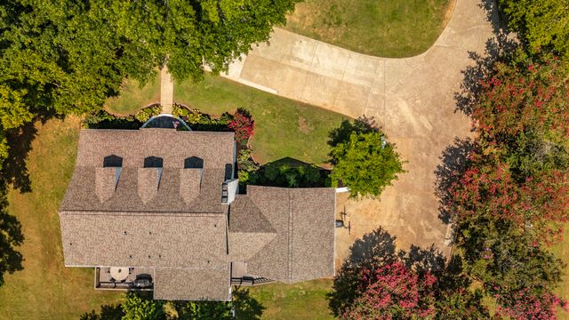 1048 Hillview Dr, Hendersonville, TN 37075