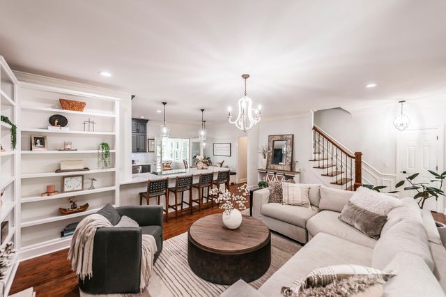 1048 Hillview Dr, Hendersonville, TN 37075