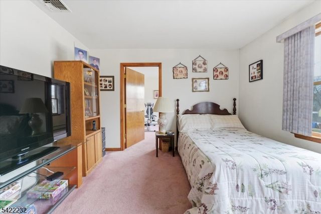 357 Edgewood Rd, Linden City, NJ 07036