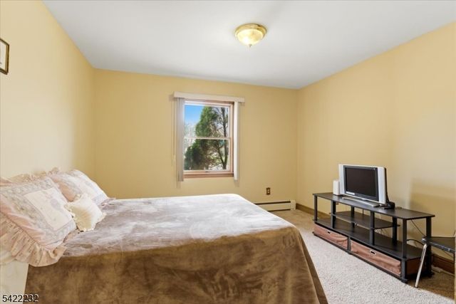 357 Edgewood Rd, Linden City, NJ 07036