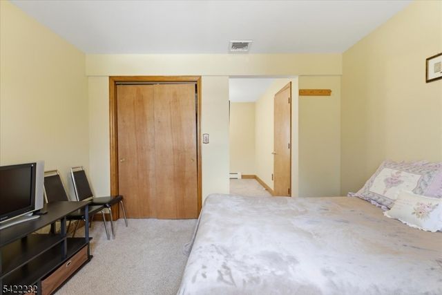 357 Edgewood Rd, Linden City, NJ 07036