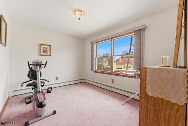 357 Edgewood Rd, Linden City, NJ 07036