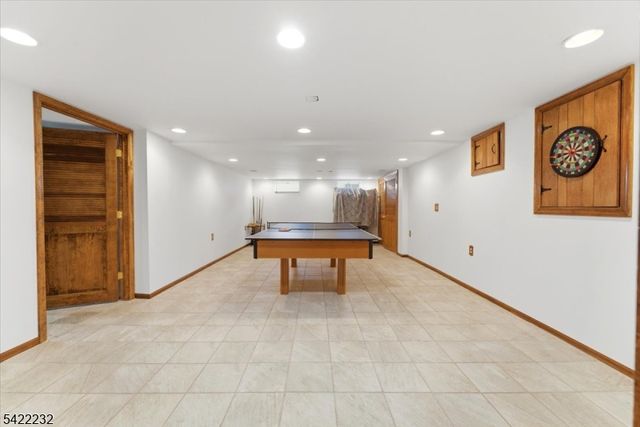 357 Edgewood Rd, Linden City, NJ 07036
