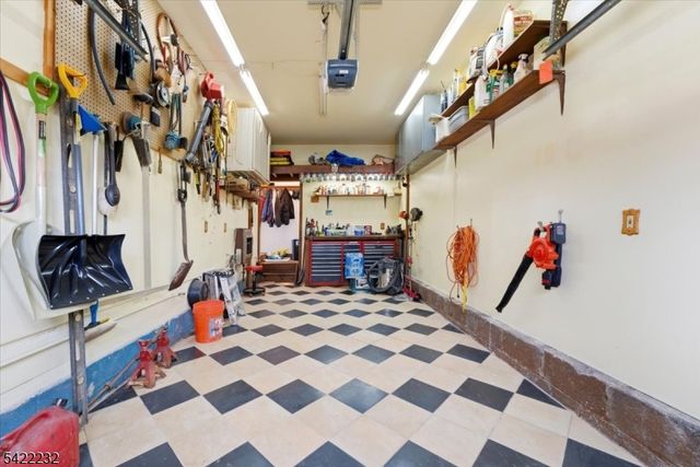 357 Edgewood Rd, Linden City, NJ 07036