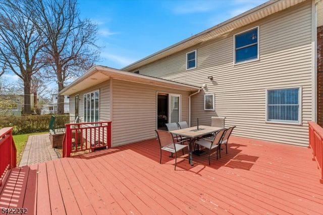 357 Edgewood Rd, Linden City, NJ 07036
