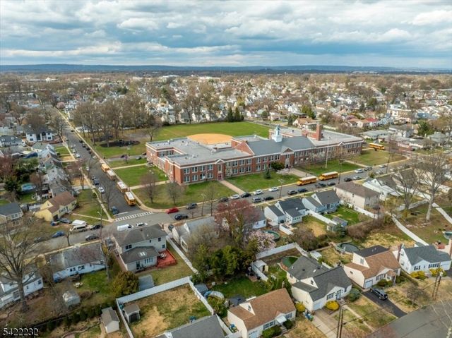 357 Edgewood Rd, Linden City, NJ 07036