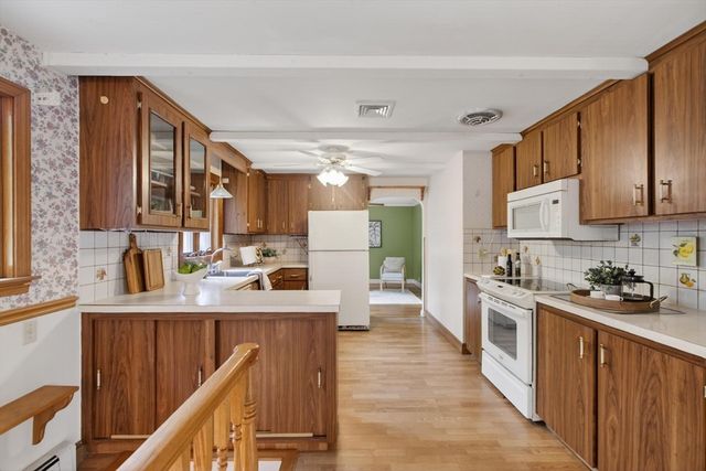 18 Williams Rd, Lynnfield, MA 01940